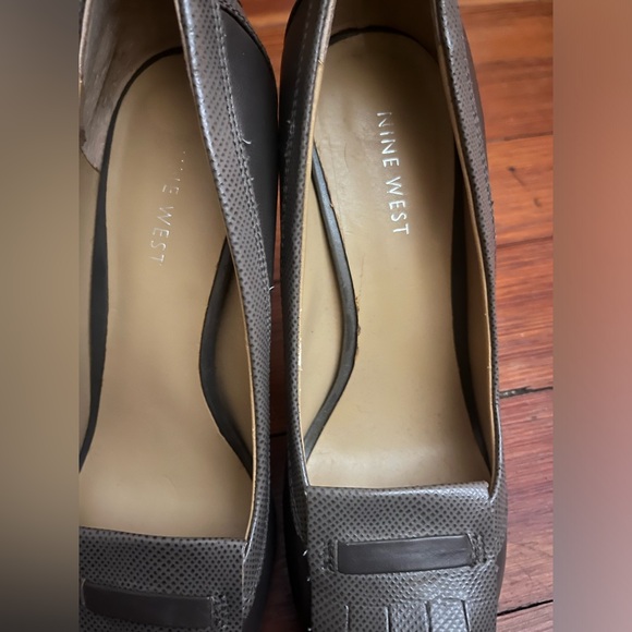 Nine West Leather Stiletto High
Heel Peep Toe Shoes Gray Size 7 - Picture 3 of 6